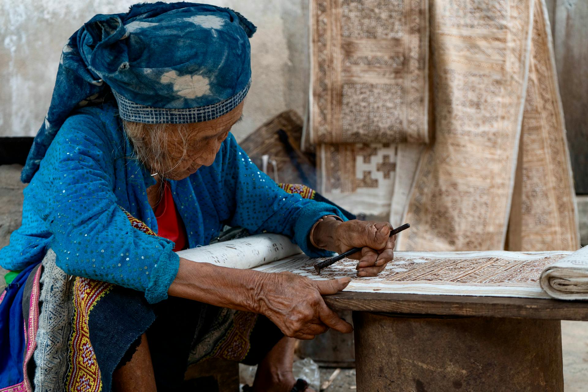 Capture the warm hospitality of Ta Van’s cultural landmarks